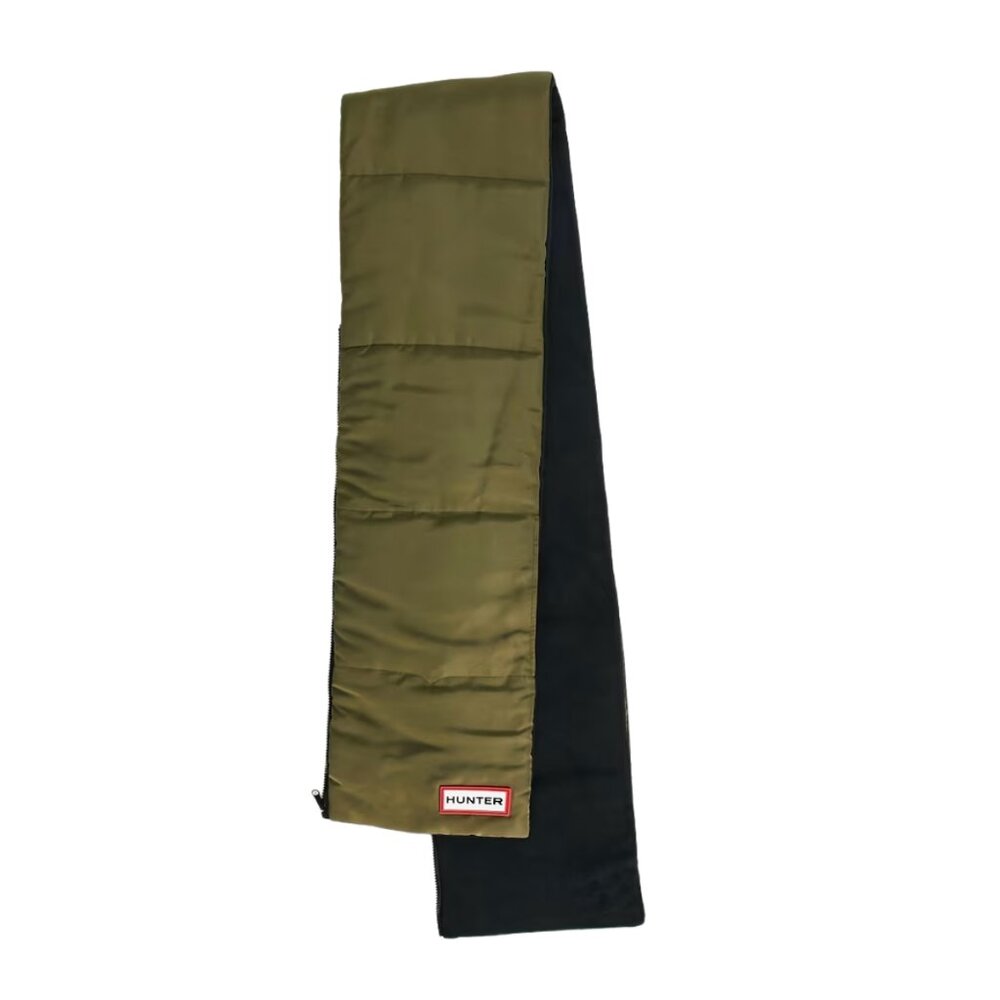 HUNTER Unisex Quilted Zip Front Scarf With Pockets in Khaki Green